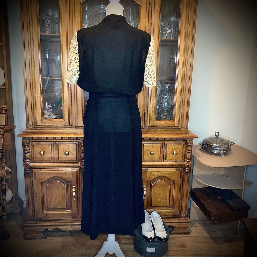 1940s Ed Mar Day Dress, Bakelite Sparkle Buttons - Picture 3 of 12